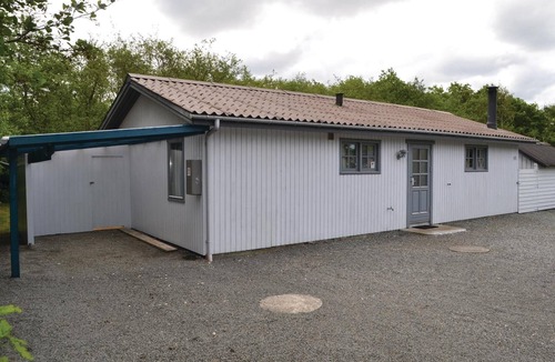 Bork Havn House | Cozy home in Hemmet with kitchen