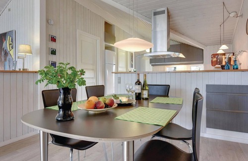 Henne Strand House | Cozy home in Henne with sauna