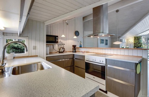 Henne Strand House | Cozy home in Henne with sauna