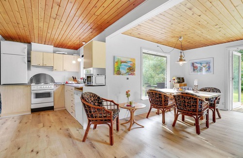Skovgaarde House | Cozy home in Herning with kitchen