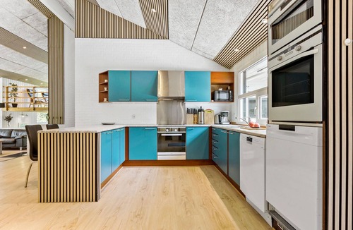 Hirtshals House | Cozy home in Hirtshals with kitchen