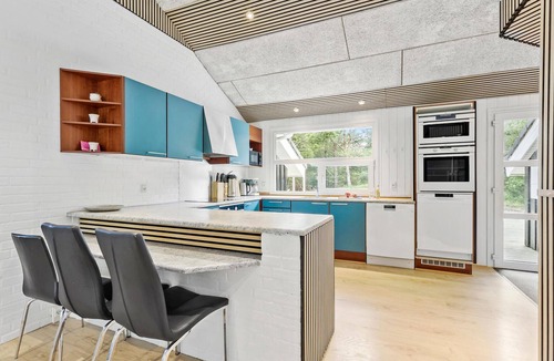 Hirtshals House | Cozy home in Hirtshals with kitchen