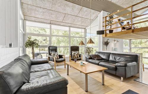 Hirtshals House | Cozy Home In Hirtshals With Kitchen