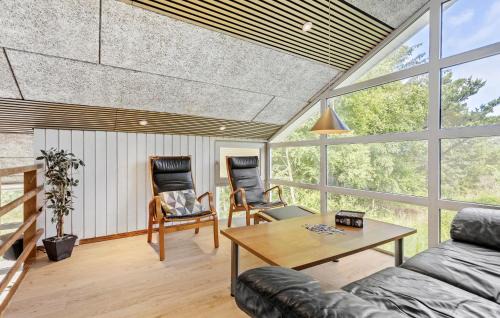 Hirtshals House | Cozy Home In Hirtshals With Kitchen