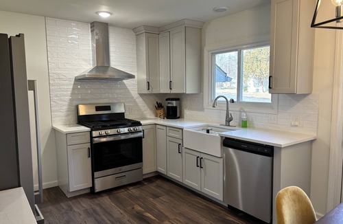 Hillsdale House | Cozy home in historic Hillsdale