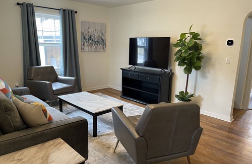 Hillsdale House | Cozy home in historic Hillsdale
