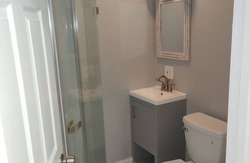 Fullersburg House | Cozy Home in Historic Hinsdale IL 30 minutes from Downtown Chicago