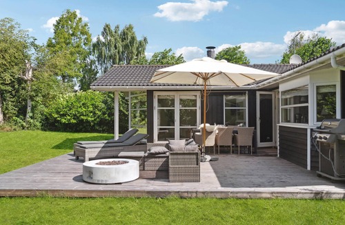Hornbaek House | Cozy home in Hornbæk with kitchen