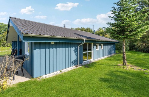 Hovborg House | Cozy home in Hovborg with sauna
