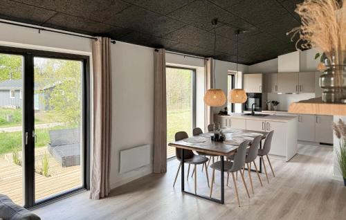 Hovborg House | Cozy Home In Hovborg With Wifi