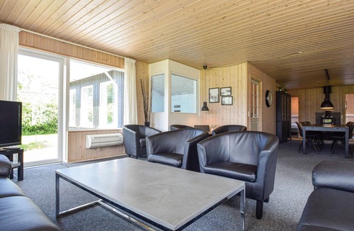 Ristinge House | Cozy home in Humble with sauna