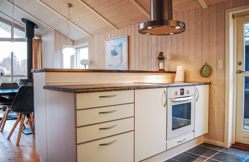 Ristinge House | Cozy home in Humble with WiFi
