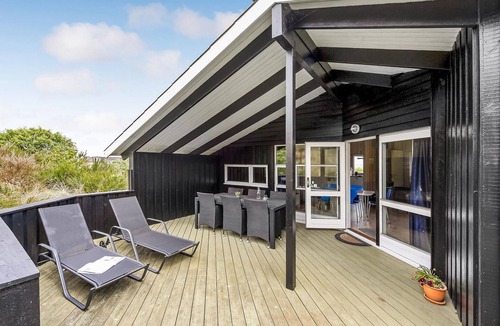 Nørre Lyngvig House | Cozy home in Hvide Sande with sauna