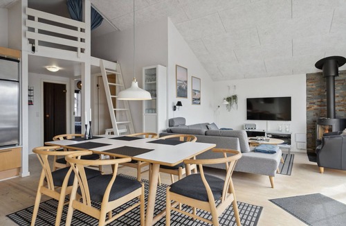 Nørre Lyngvig House | Cozy home in Hvide Sande with sauna