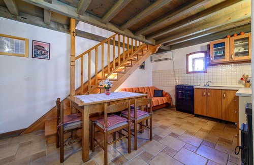 Sibenik House | Cozy home in Jadrija with WiFi