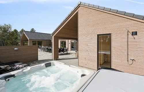 Bratten Strand House | Cozy Home In Jerup With Sauna