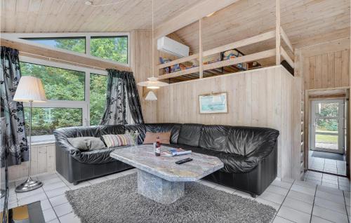 Bratten Strand House | Cozy Home In Jerup With Kitchen