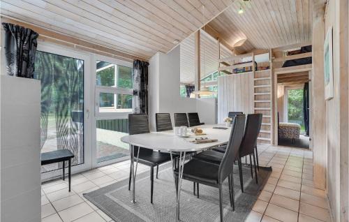 Bratten Strand House | Cozy Home In Jerup With Kitchen