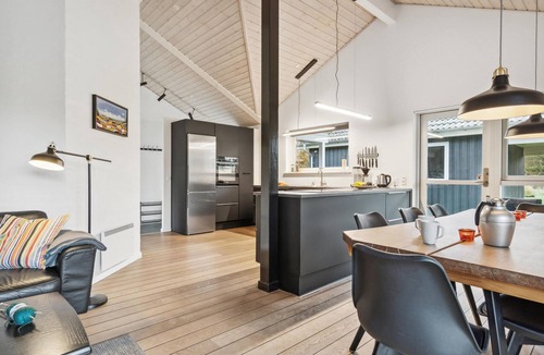 Bratten Strand House | Cozy home in Jerup with sauna