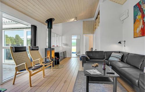 Bratten Strand House | Cozy Home In Jerup With Sauna