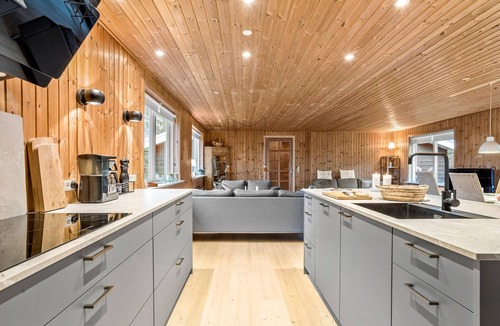 Bratten Strand House | Cozy home in Jerup with WiFi