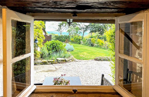 Jouqueviel House | Cozy home in Jouqueviel with swimming pool