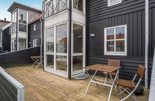 Juelsminde House | Cozy home in Juelsminde with kitchen