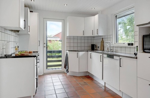 Pøt Strandby House | Cozy home in Juelsminde with sauna