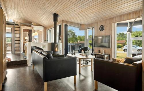 Pøt Strandby House | Cozy Home In Juelsminde With Sauna