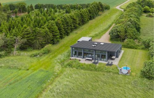 Kalundborg House | Cozy Home In Kalundborg With Kitchen