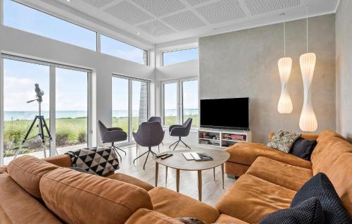 Kalundborg House | Cozy Home In Kalundborg With Kitchen