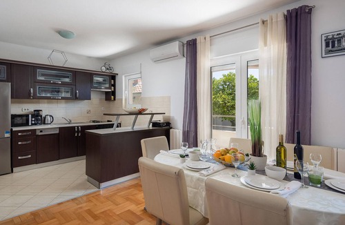 Kastel Novi House | Cozy home in Kastel Novi with private swimming pool, can be inside or outside