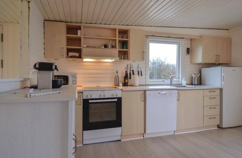 Skødshoved Strand House | Cozy home in Knebel with house sea view