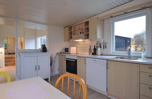 Skødshoved Strand House | Cozy home in Knebel with house sea view