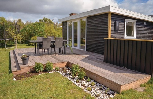 Skødshoved Strand House | Cozy home in Knebel with house sea view