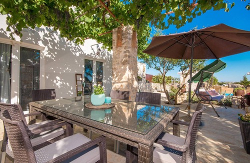 Kosljun House | Cozy home in Kosljun with WiFi