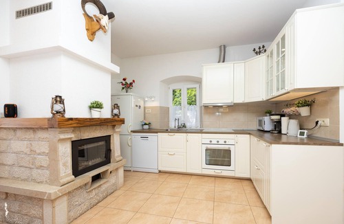 Central Dalmatia House | Cozy home in Krstatice