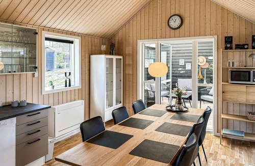Trend House | Cozy home in Løgstør with kitchen