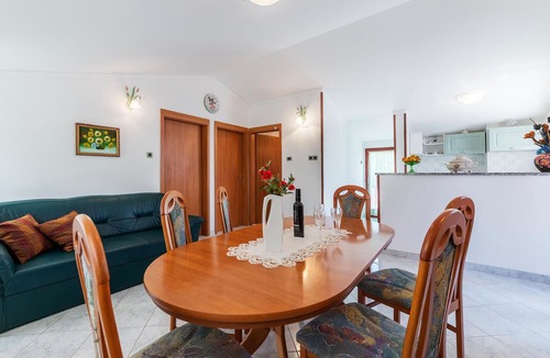 Rogocana House | Cozy home in Labin with kitchen