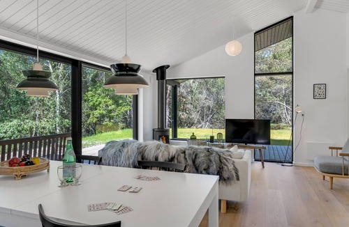 Læsø House | Cozy home in Læsø with kitchen