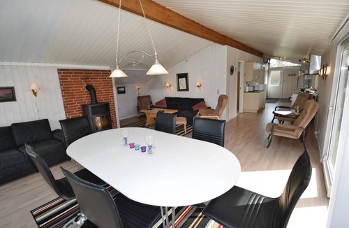 Nr. Lyngby Strand House | Cozy home in Løkken with kitchen