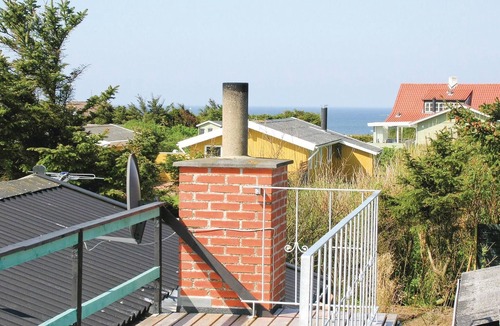 Nr. Lyngby Strand House | Cozy home in Løkken with kitchen