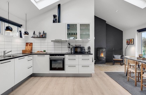 Grønhøj House | Cozy home in Løkken with house sea view