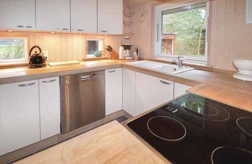 Lundby House | Cozy home in Lundby with sauna