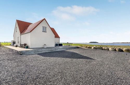 Lundby House | Cozy home in Lundby with house sea view