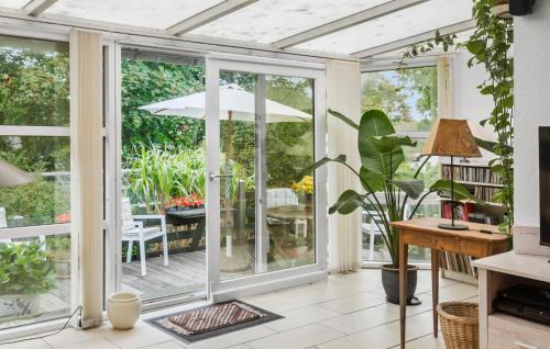 Lundby House | Cozy Home In Lundby With Wifi