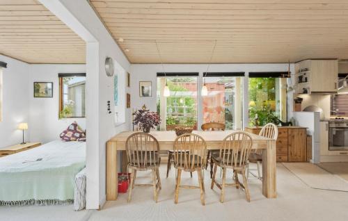 Lundby House | Cozy Home In Lundby With Wifi