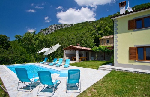 Dolenja Vas House | Cozy home in Lupoglav