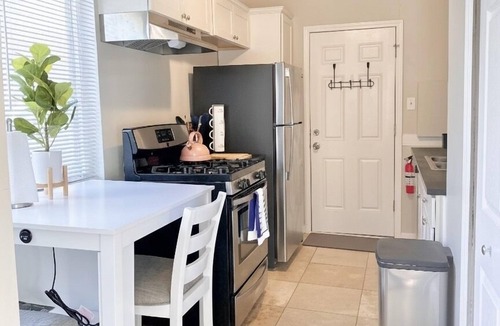Madison Heights House | Cozy Home in Madison Heights