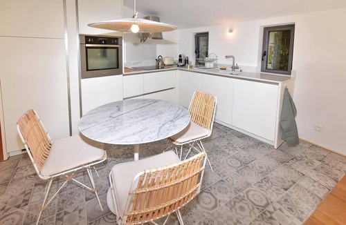 Malaucene House | Cozy home in Malaucene with private swimming pool, can be inside or outside